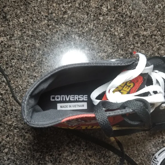Converse Chuck Taylor All Star Looney Tunes High Top 160901F-001 Mens Size 11 - Picture 4 of 7